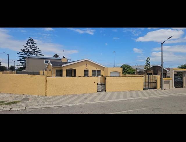 4 BEDROOM HOUSE FOR SALE IN LANGA